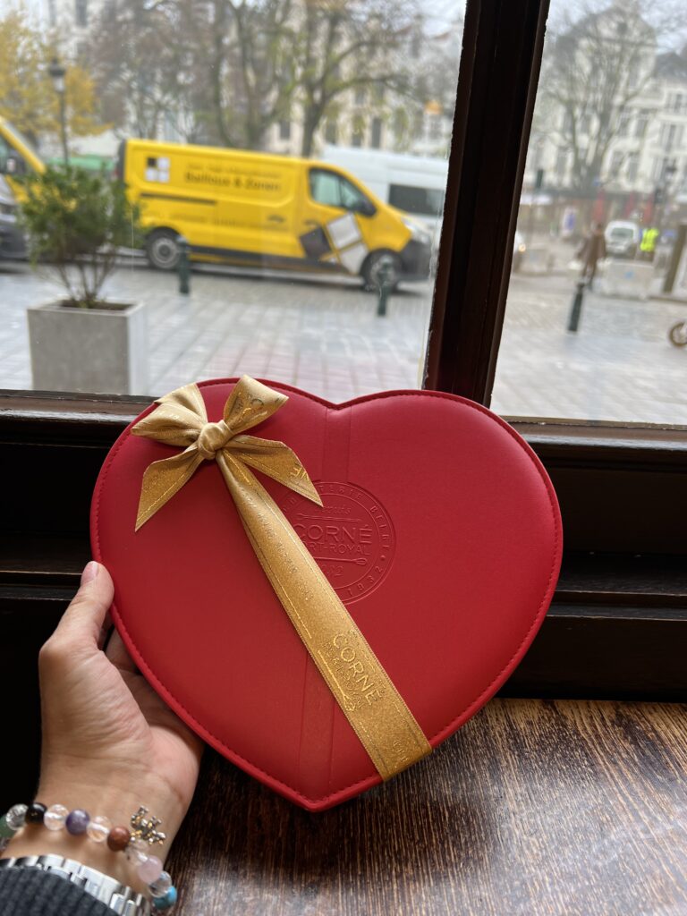 Caja de bombones con estuche en forma de corazón de Corné Port-Royal